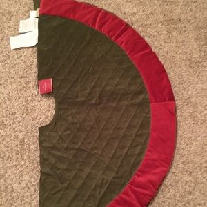 Pottery barn tree skirt
